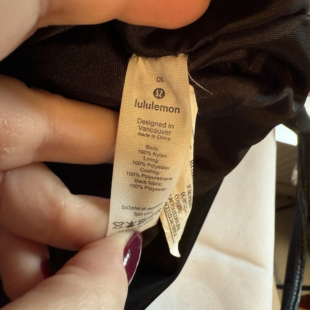 Lululemon Out Of Range Black Duffle Overnight Gym Weekender Bag Unisex